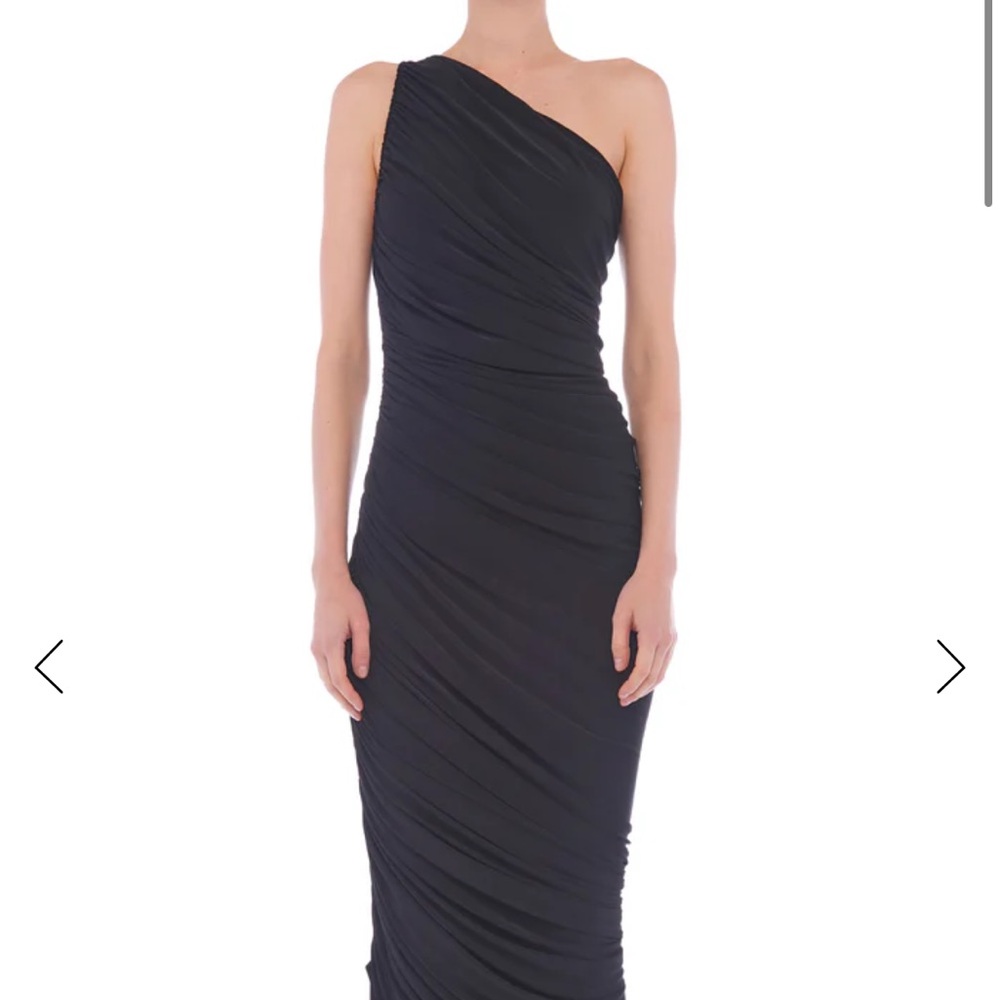 Elegant Black One-Shoulder Dress